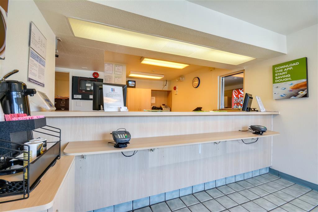 Rodeway Inn Tillmans Corner Interno foto