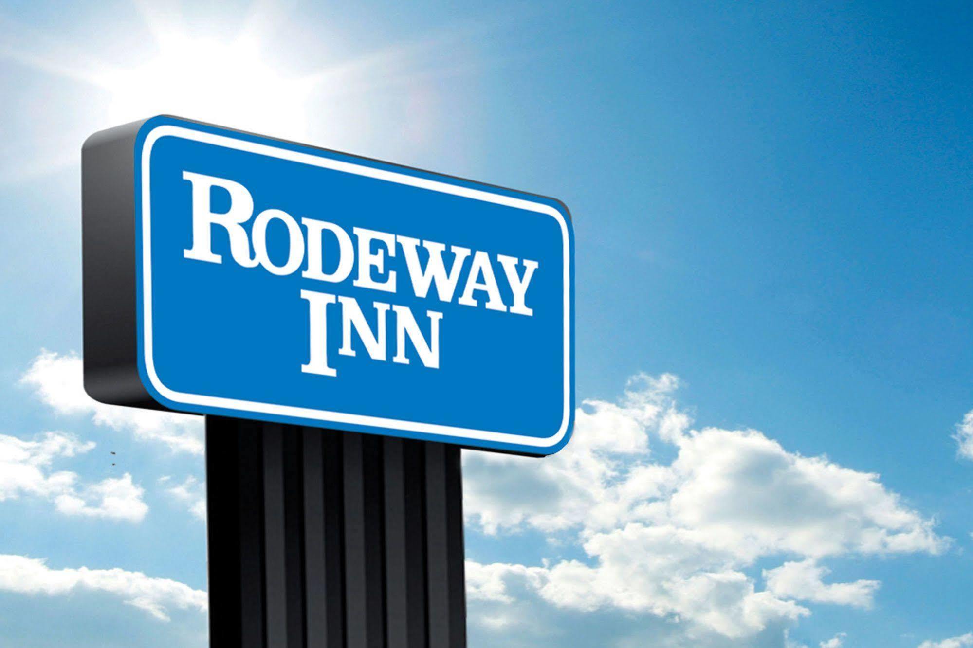 Rodeway Inn Tillmans Corner Esterno foto