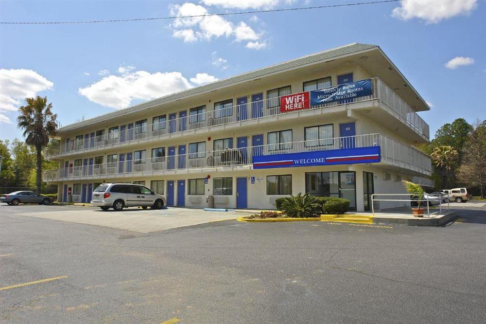 Rodeway Inn Tillmans Corner Amenities foto